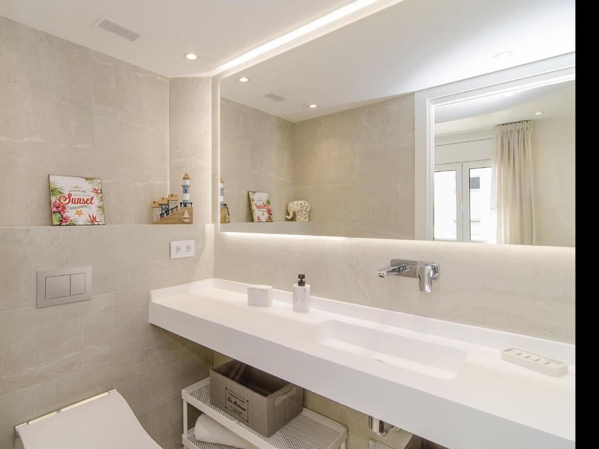 Sitges Spaces Oasis Suites- 4 Bedroom, 4 Ensuite Bathrooms, Terrace, Pool, Sitges Centre 外观 照片