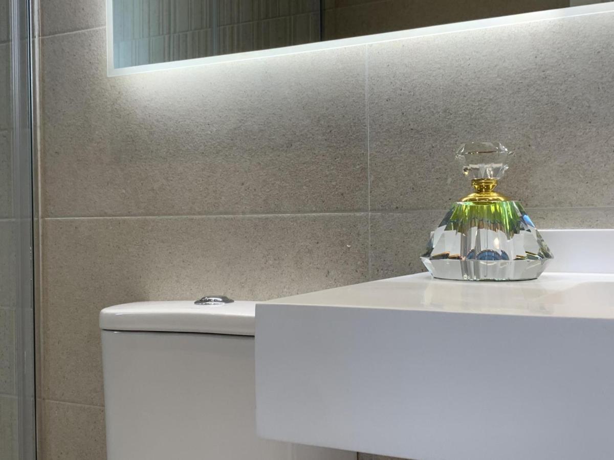 Sitges Spaces Oasis Suites- 4 Bedroom, 4 Ensuite Bathrooms, Terrace, Pool, Sitges Centre 外观 照片