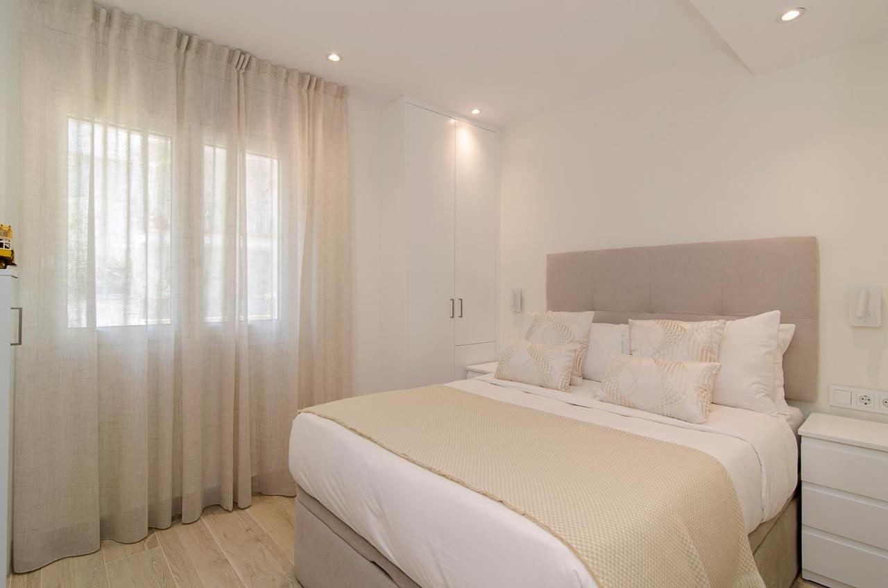 Sitges Spaces Oasis Suites- 4 Bedroom, 4 Ensuite Bathrooms, Terrace, Pool, Sitges Centre 外观 照片