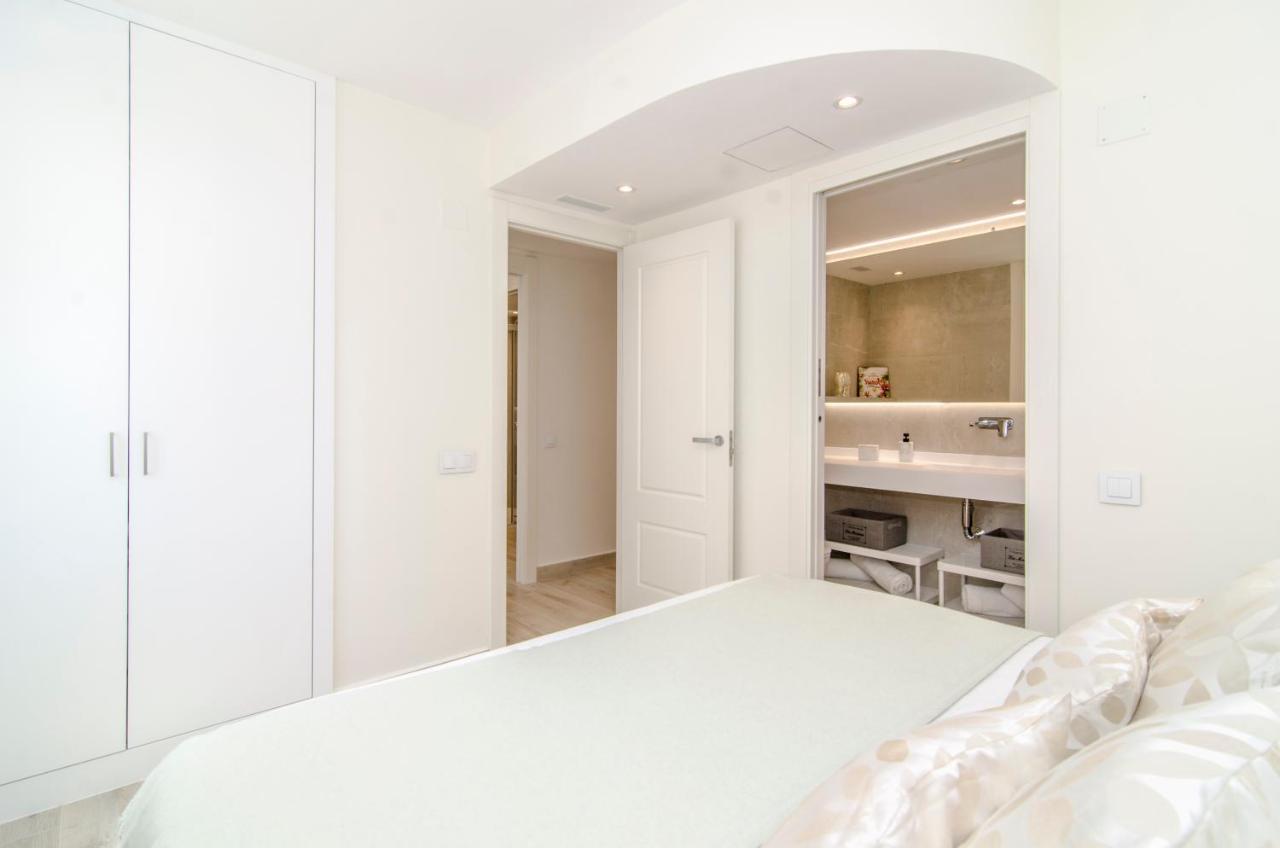 Sitges Spaces Oasis Suites- 4 Bedroom, 4 Ensuite Bathrooms, Terrace, Pool, Sitges Centre 外观 照片