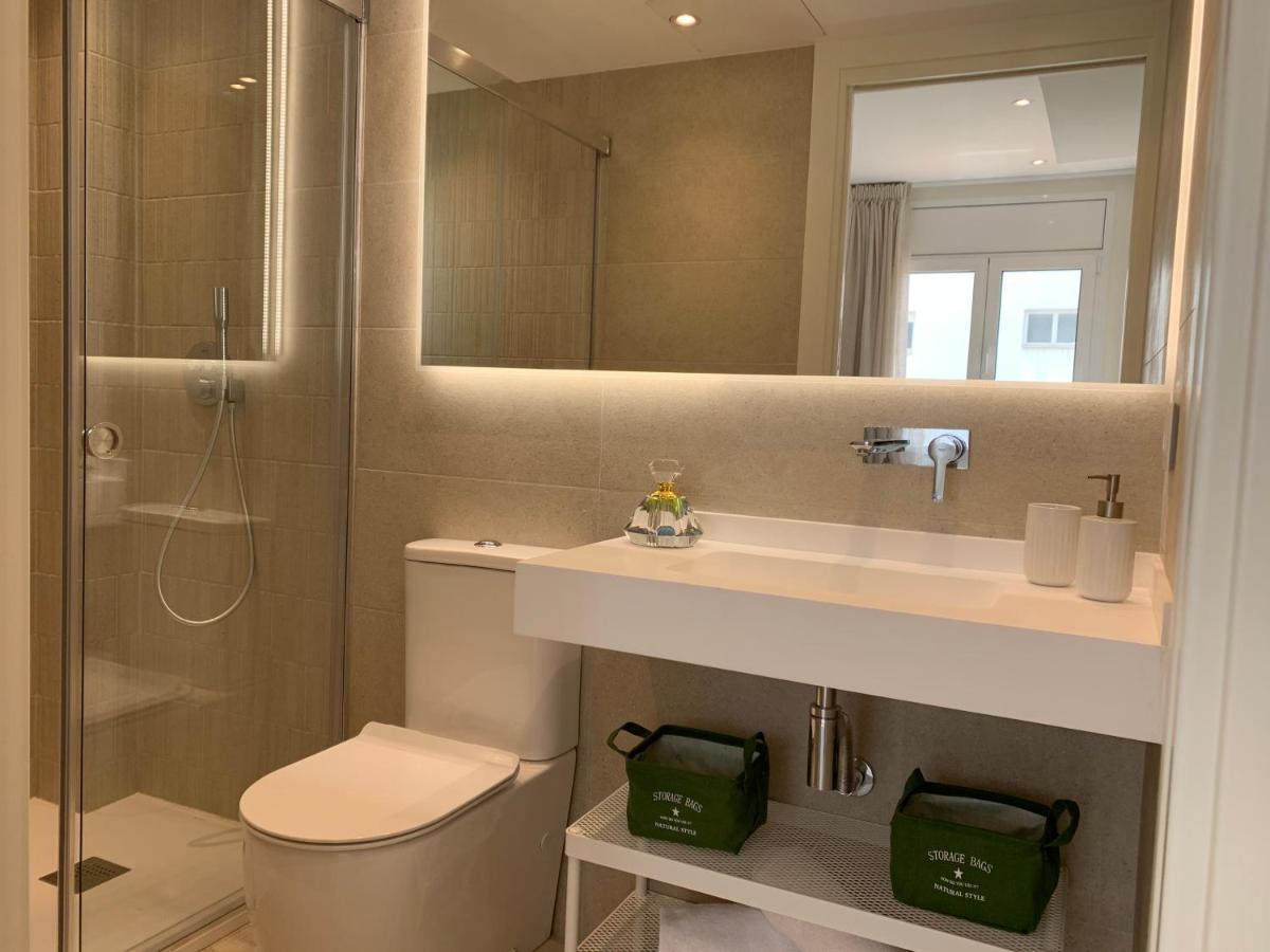 Sitges Spaces Oasis Suites- 4 Bedroom, 4 Ensuite Bathrooms, Terrace, Pool, Sitges Centre 外观 照片
